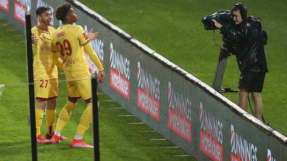 Kusini Yengi Adelaide United vs Newcastle Jets