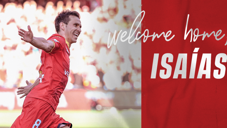 Isaías returns to Adelaide on three-year deal