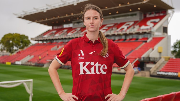 Chelsie Dawber has returned to Adelaide United for the Liberty A-League 2022/23 season.
