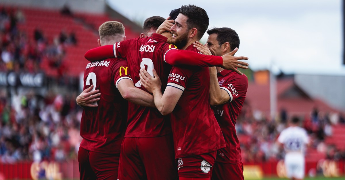 Reds defeat Glory for maiden win - Adelaide United