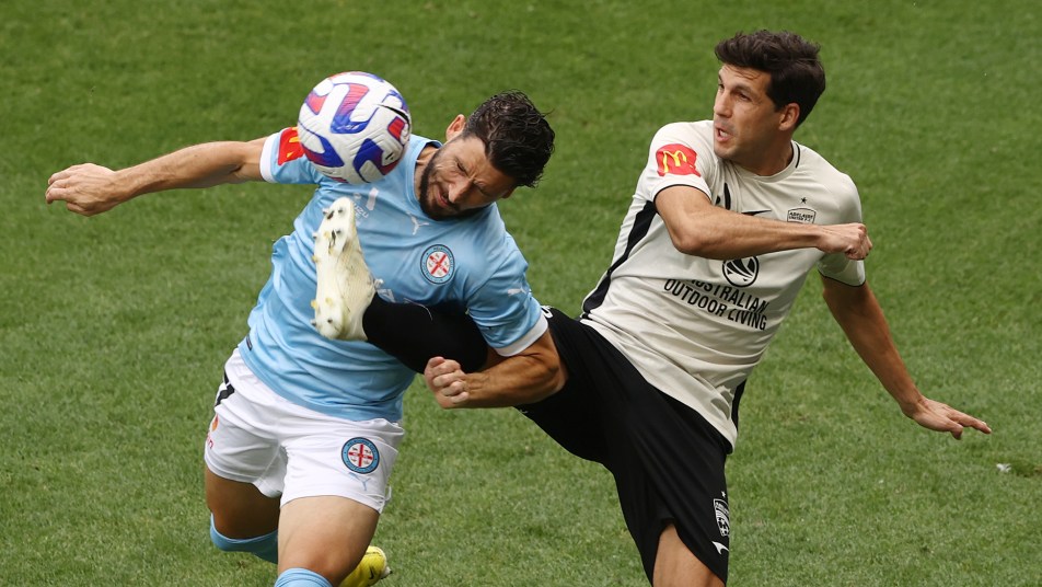 Adelaide United has drawn 3-3 with Melbourne City at AAMI Park on Sunday afternoon.